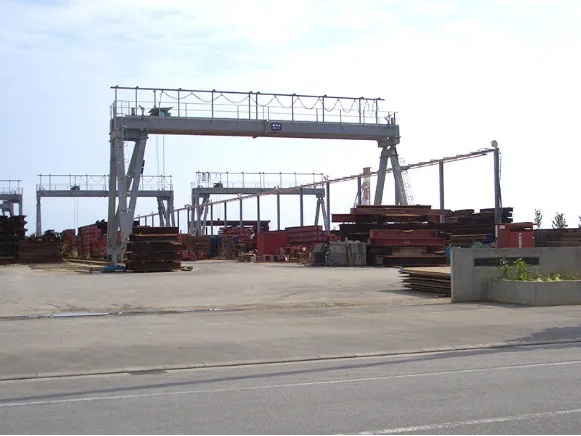 資材置き場での作業スタッフ【ヤード内にて金属加工や機材のメンテナンスなど】 の画像