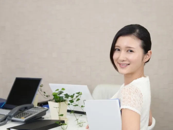 フロントスタッフ【法人向けレンタルトラックの予約受付や返却などの顧客対応など】の画像