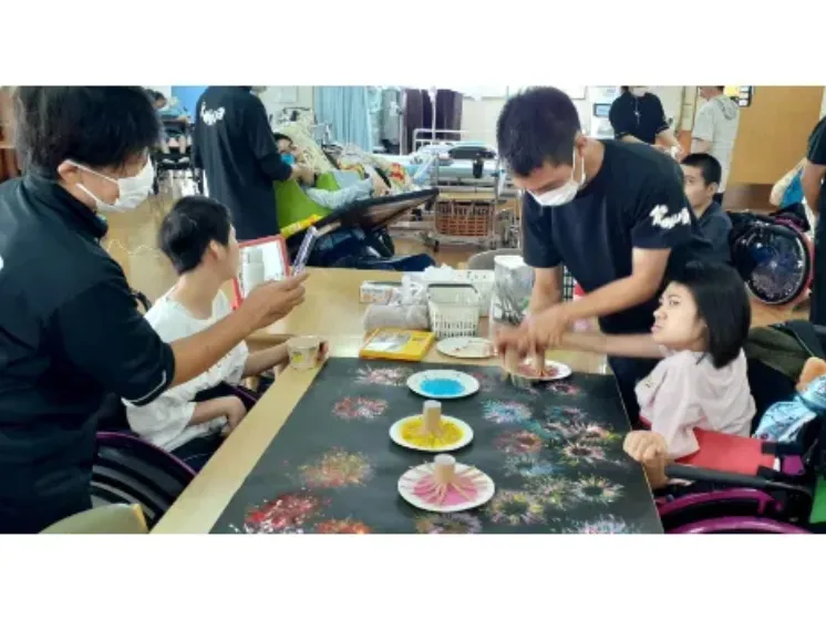 給食配送・盛り付けスタッフの画像