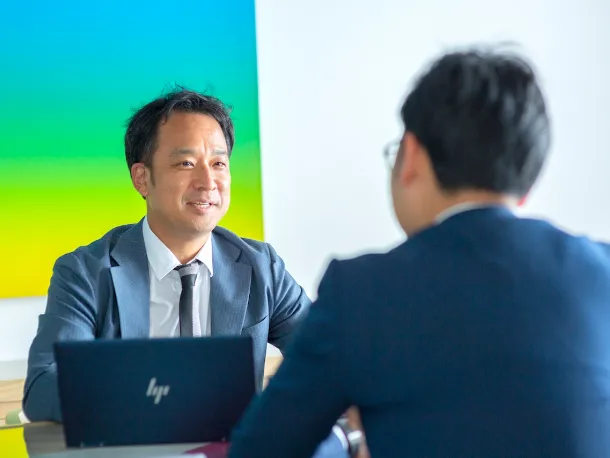 営業スタッフ【既存のお客様へ自社システムの提案を行い課題解決へと取り組むお仕事】の画像