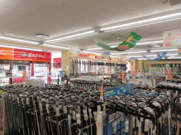 店内スタッフ【ゴルフクラブ用品の販売や買取など】の画像