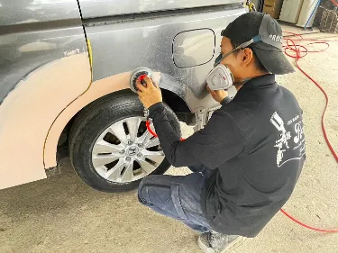 自動車板金・塗装スタッフ(未経験可)【自動車の鈑金や塗装一連業務】の画像