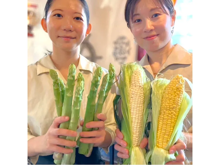 キッチンスタッフ【仕込みなどの調理業務及び接客対応などのホール補助業務】の画像