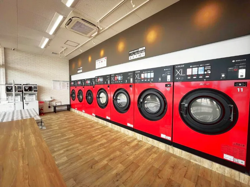 コインランドリー店舗スタッフ【接客やランドリー使用のサポート及び簡単な清掃作業】の画像