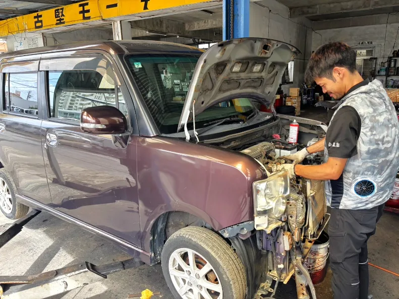 整備スタッフ（経験者）【車の点検や部品交換などの整備のお仕事】の画像