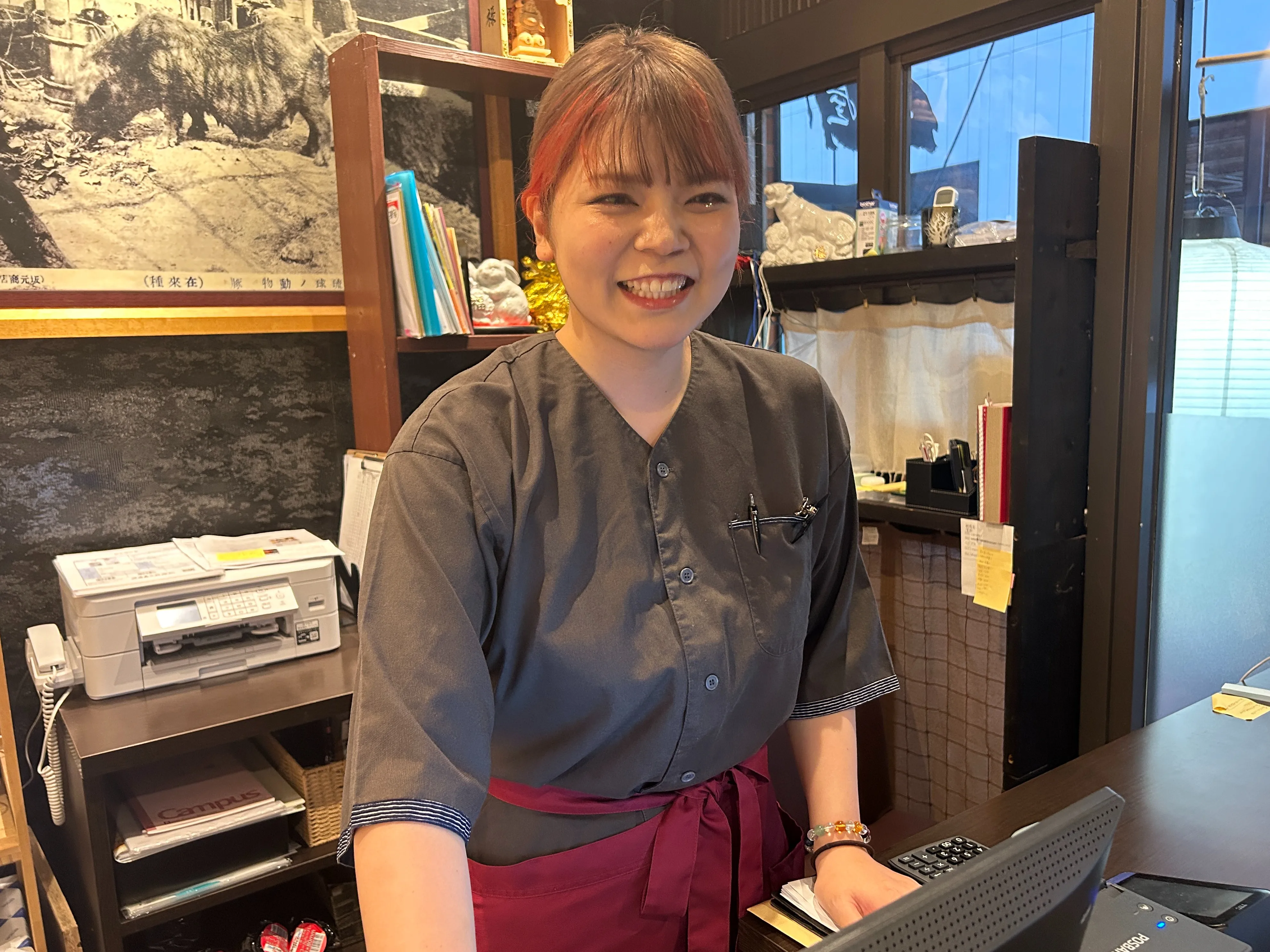 店舗スタッフ【今帰仁アグーを提供するしゃぶしゃぶ専門店での調理および接客】の画像