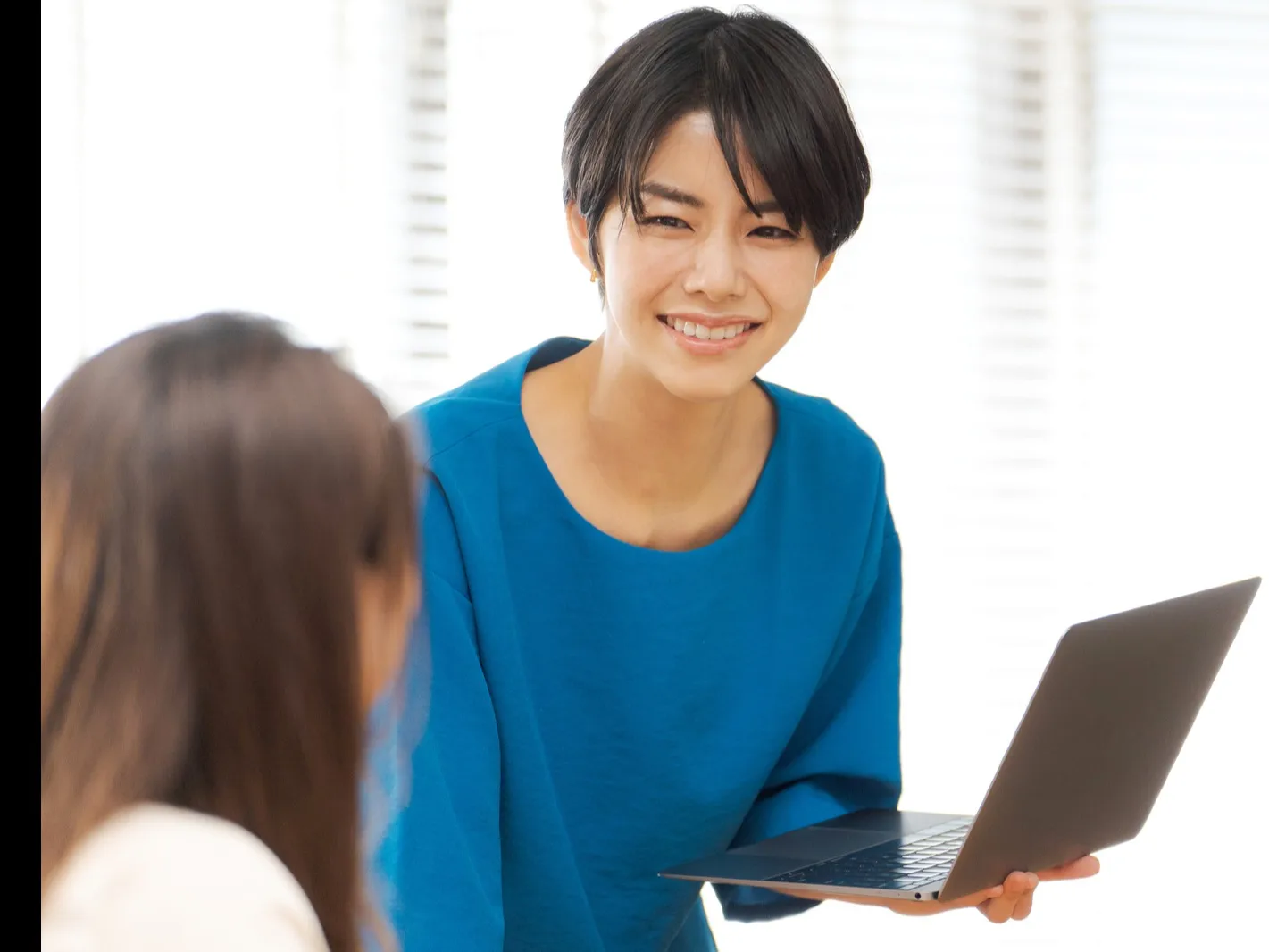 パソコン講座の講師アシスタントの画像