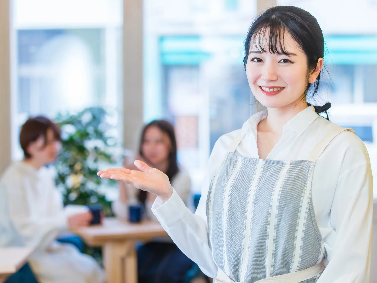 フードコートスタッフ【丼ぶり屋さんのレジや調理業務】の画像