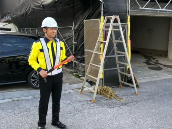 工事車両誘導スタッフ【車両を安全に誘導するお仕事】の画像