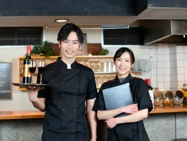 (長期) 基地内レストランスタッフ　【配膳や片付けなどのホール業務】の画像