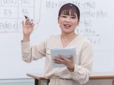 公務員系講師の画像