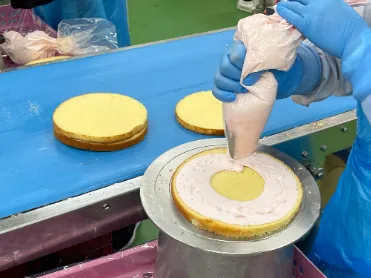 (未経験可)洋菓子製造スタッフ【材料の準備やデコレーションなどのお仕事】の画像