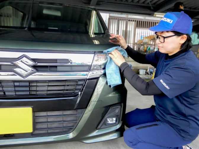 (未経験可)中古車の納車整備スタッフ【簡単な部品の取付や交換作業および洗車など】の画像