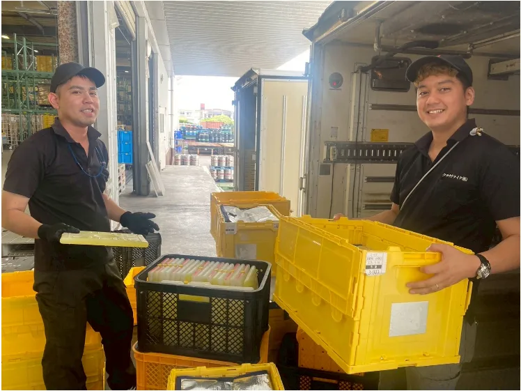 (未経験可)4tドライバー【大手飲食チェーン店などへ商品や食品を運ぶお仕事】の画像