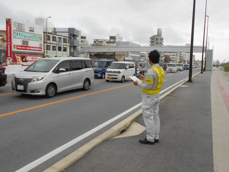 交通量調査スタッフの画像