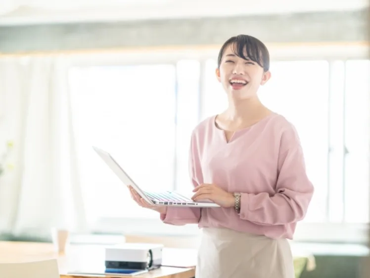 (未経験・在宅可)動画サービスの事務サポートの画像