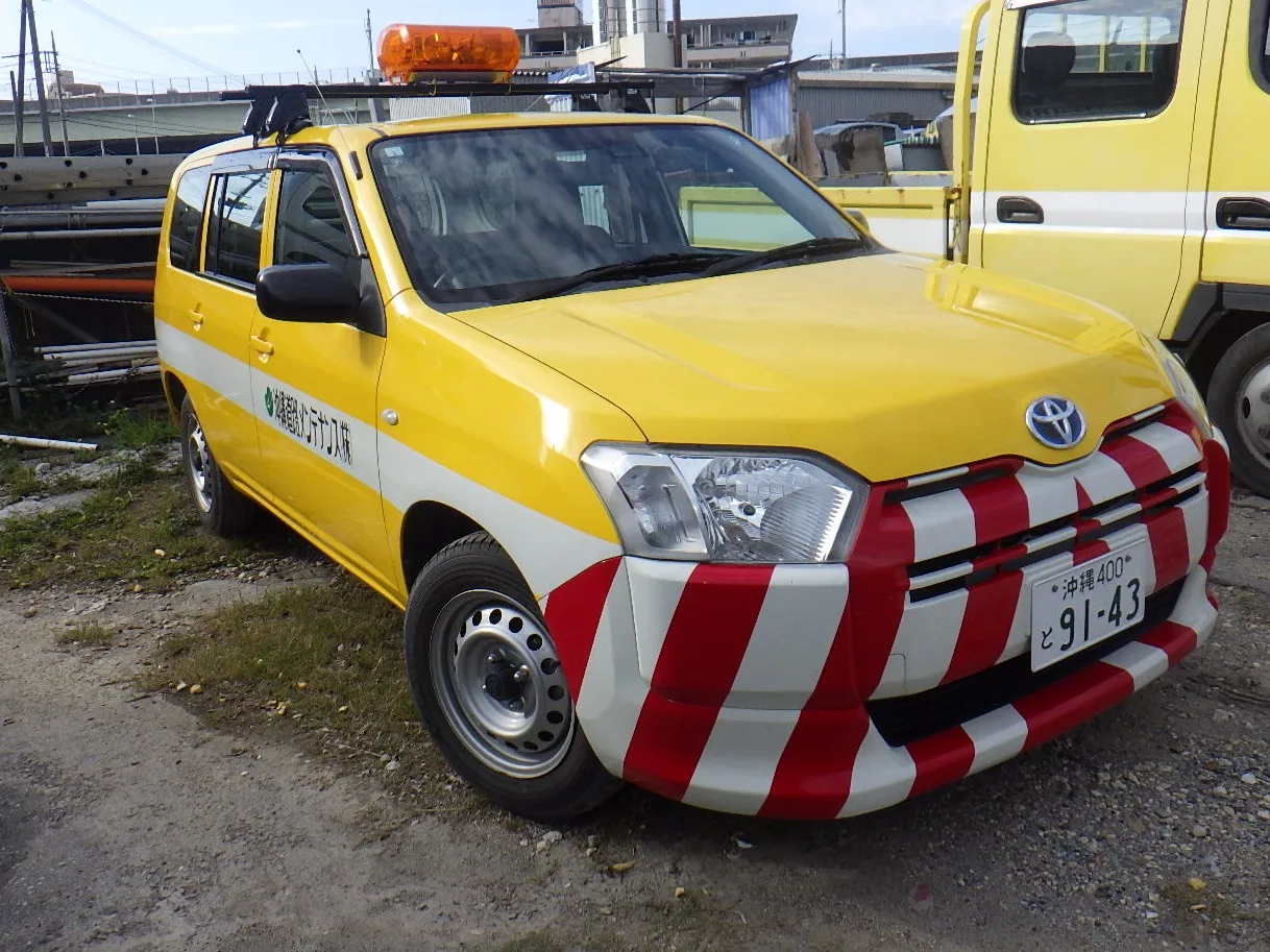 道路パトロールの巡回員及び運転手の画像