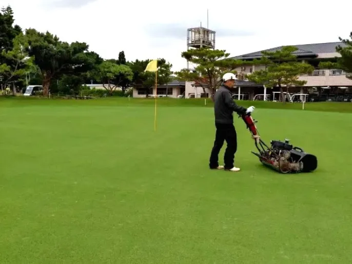 コース管理スタッフ【ゴルフ場コースの整備や芝のメンテナンスなど】の画像