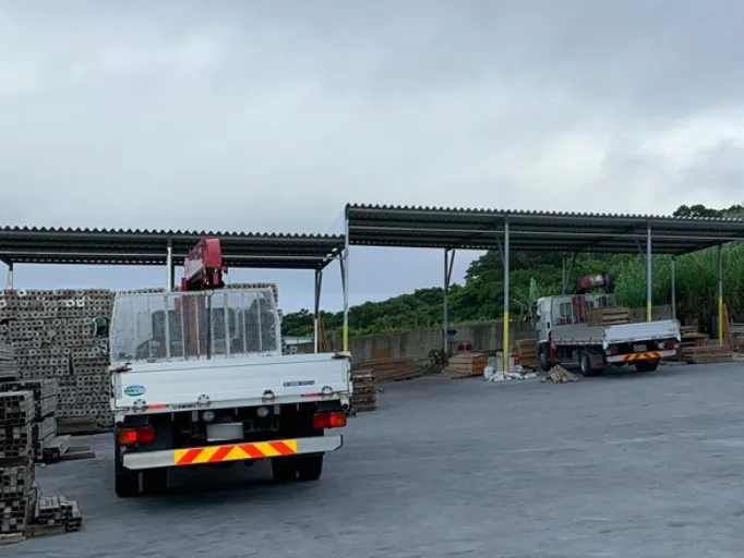 ユニック車の運転手【マンションやアパートの建築現場へ資材配送】の画像