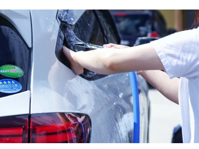 レンタカースタッフ【お客様対応や車両清掃およびSNS発信など】の画像