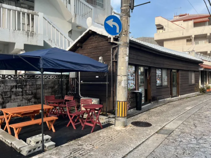 店舗スタッフ【接客などのホール業務やキッチン補助など】の画像