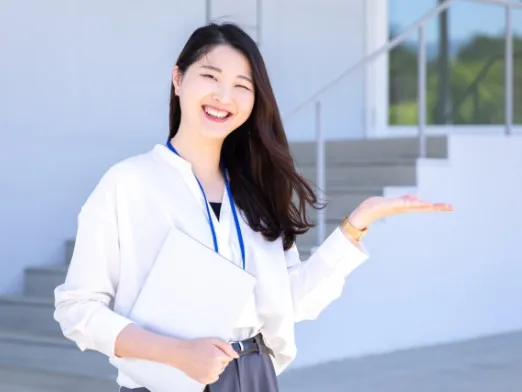 総務受付【ホール貸出対応や受付窓口での来場者対応など】の画像