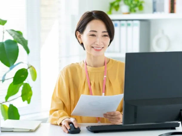 事務職【勤怠管理や予約受付および電話対応など】の画像