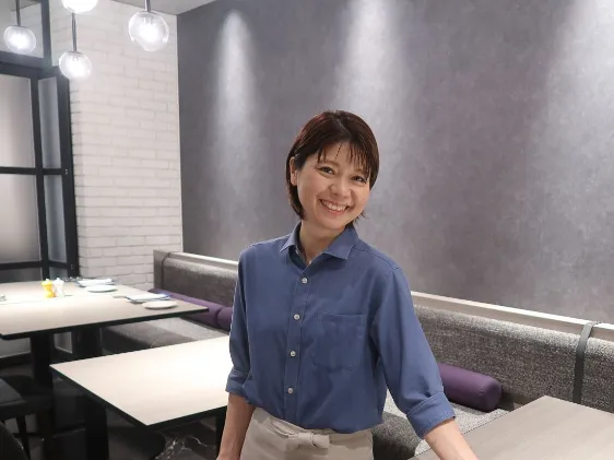 料飲サービス【お席の案内やオーダー取りなどのホール業務全般】の画像