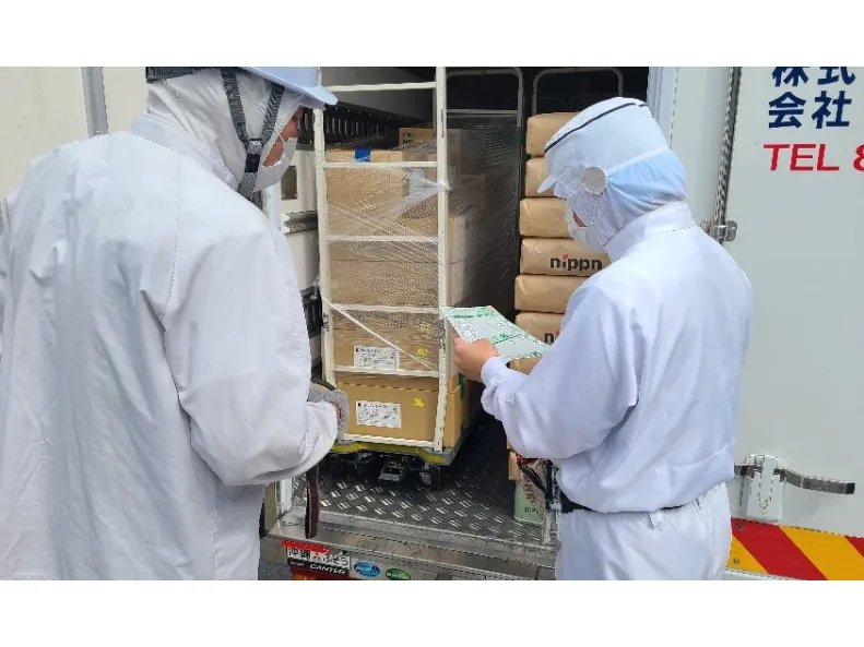 原料・資材受け入れスタッフ【納品された原料の検品作業】の画像