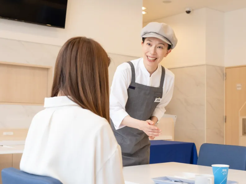 朝食ホールスタッフ【ビジネスホテルでの朝食の補充やお客様対応など】の画像