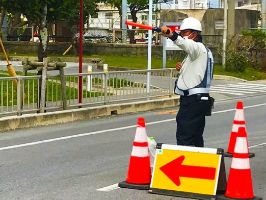 交通誘導員【車両や歩行者の誘導業務】の画像