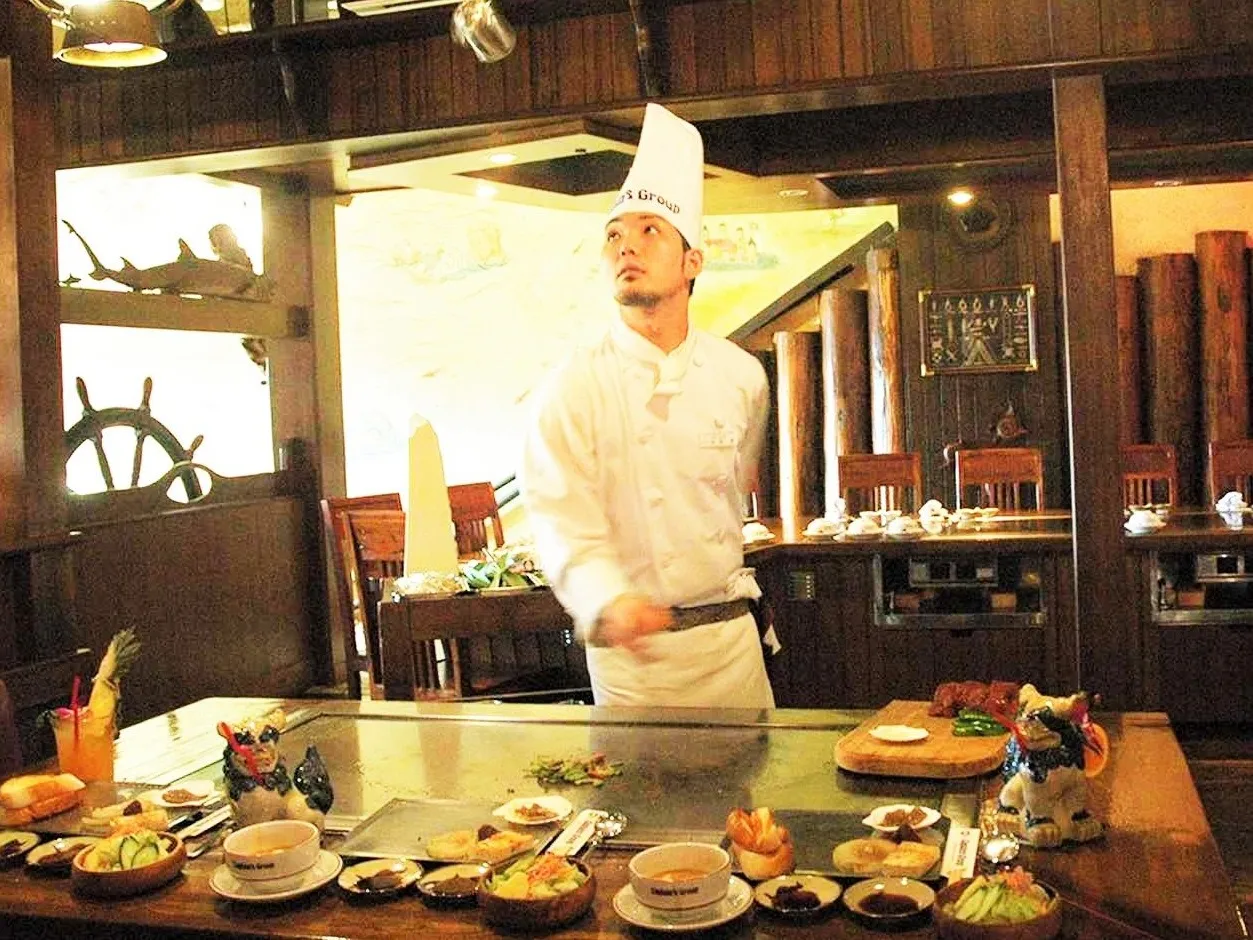 キッチンスタッフ【鉄板焼きステーキ＆伊勢海老のお店で焼きコックのお仕事】の画像