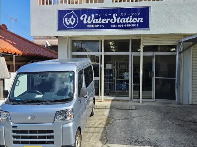 お水の配達兼回収スタッフの画像