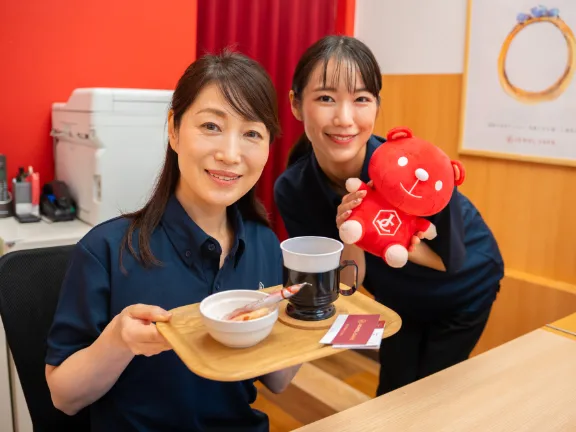 (未経験可)店舗スタッフ【ジュエリー買取店での査定やデータ入力など】の画像