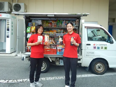 移動店舗スタッフ【お買い物に困っている方へ軽自動車での商品販売】の画像