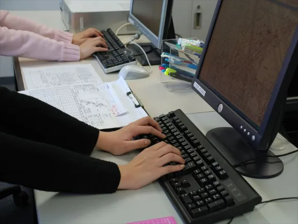 事務スタッフ【データ入力および機材準備などの軽作業】の画像