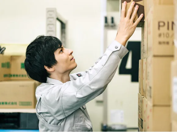 (未経験可)倉庫内の仕分け作業スタッフ【ホームセンター商品の仕分けや梱包】の画像