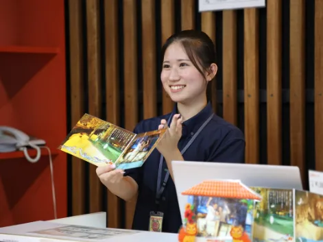 記念写真の撮影兼販売スタッフ(未経験可)の画像
