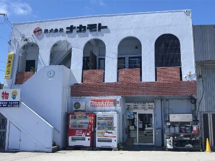 店舗接客スタッフ【セメントなどの積込み作業およびレジ対応など】の画像