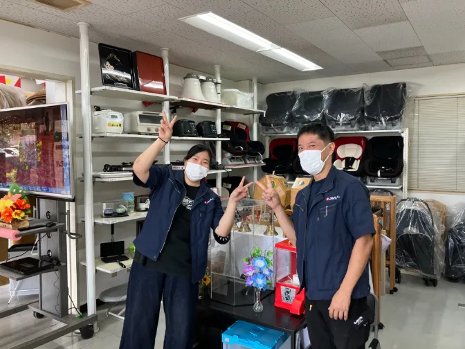 備品レンタルショップの受付スタッフの画像