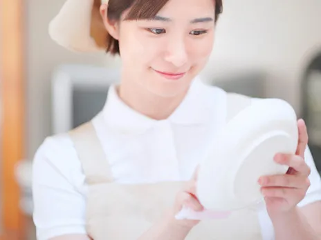 食器洗浄スタッフ【食器の仕分けや洗浄および清掃など】の画像
