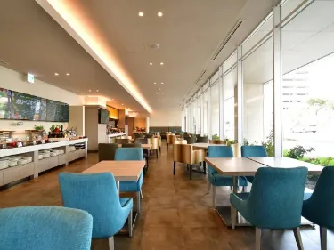 朝食ホールスタッフ【ホテルレストランでのお客さまの案内や後片づけ作業など】の画像