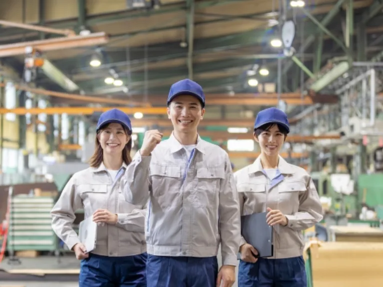 (未経験可)工場スタッフ【ボタン押すだけの製造加工や梱包作業】の画像